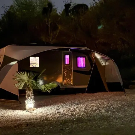Glaming La Yurta Nel Luxe Ingerichte Caravan Campsite