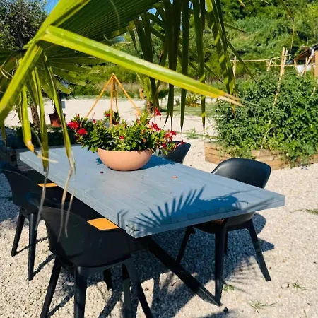 Glamping La Yurta Nel Luxe Ingerichte Caravan Campingplads *
